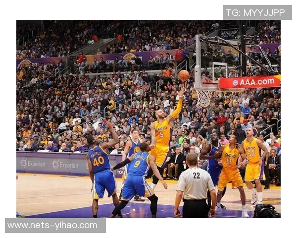 17年勇士与湖人对决回顾：历史交锋与经典瞬间的深度分析