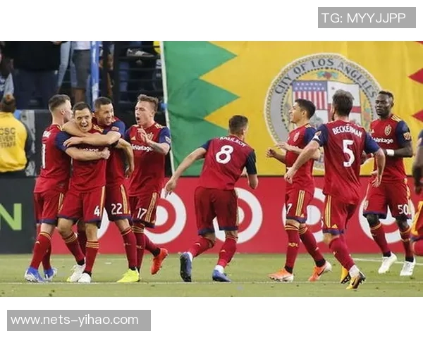 亚特兰大联与迈阿密的激烈对决展现足球魅力与团队精神